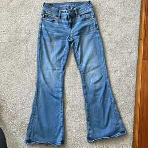 American eagle flare jeans light wash size 4 SHORT